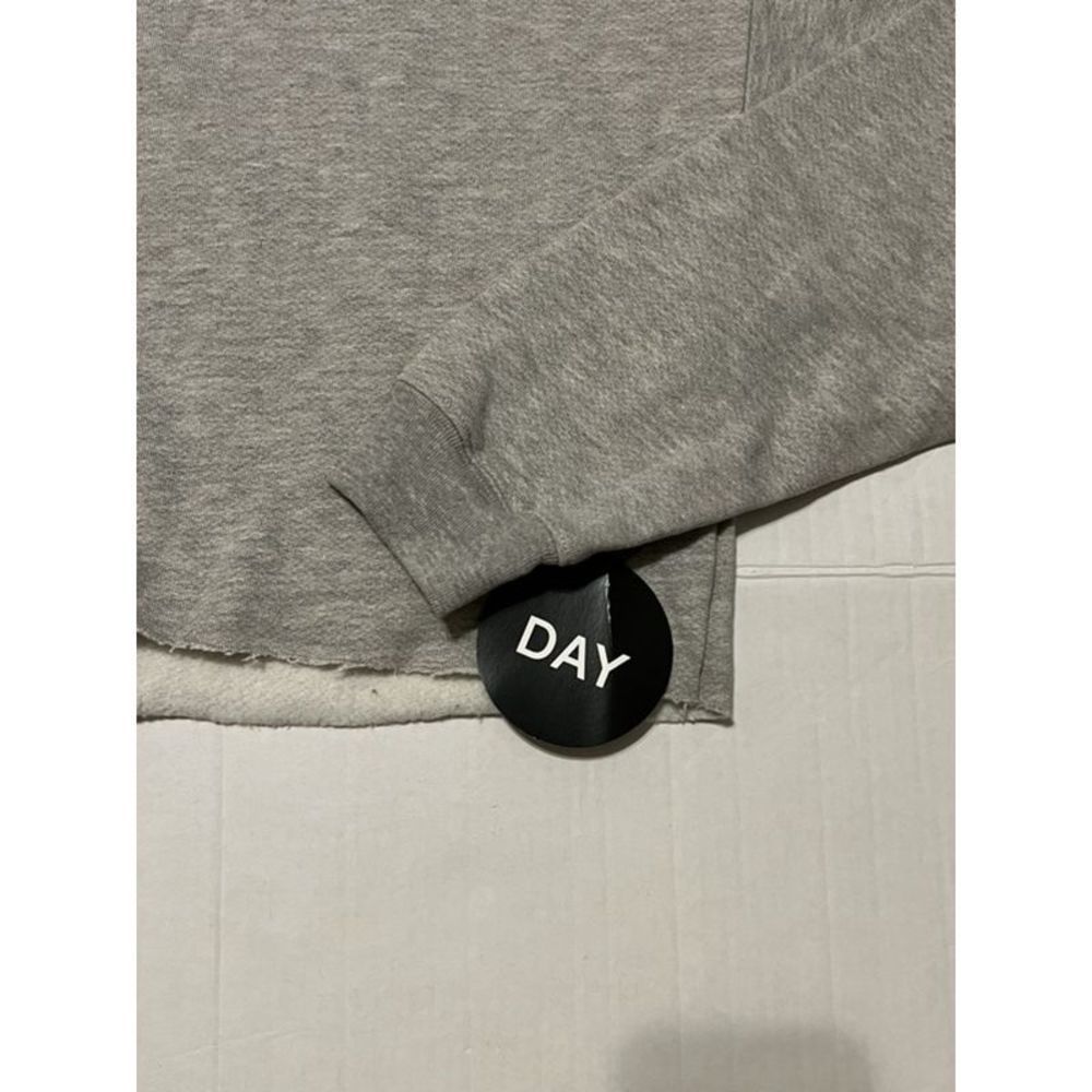 DAY Grey Cropped Sweatshirt - Picture 2 of 5